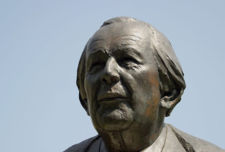 Busto de Jean Piaget en Ginebra